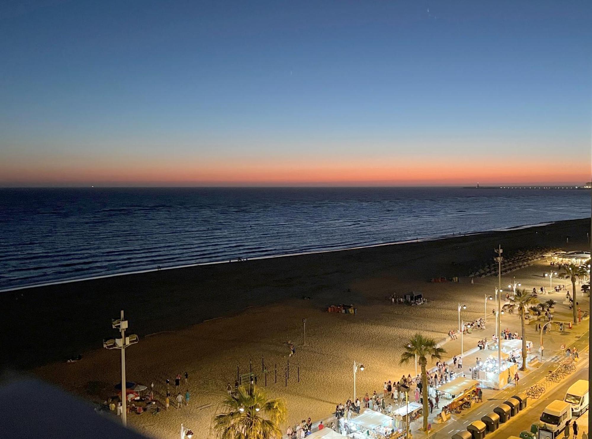 Sunset Victoria Beach Cadiz Luaran gambar